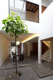 A courtyard that literally sits right in the middle of your floor plan. 10 Stunning Structures With Gorgeous Inner Courtyards
