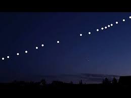 British Skywatchers Spotted A Trail Of Lights In Their Night Skies This Past Weekend As Spacex S Starlink Satellites Passed Overhead In 2020 Spacex Astrophysics Earth