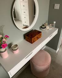 Women Are Turning A 40 Drawer From Ikea Into The Dream Dressing Table And It Fits The Smallest In 2020 Dressing Room Decor Dressing Room Design Small Bedroom Decor