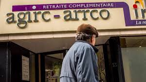 Photo Arnaque à l'Agirc-Arrco : attention des escrocs tentent de vous ...