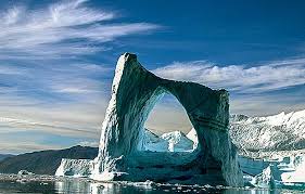 It is located in the upper arctic ocean, in the northernmost parts of north america. 10 AtracÈ›ii Turistice De Top In Groenlanda Atractii Turistice