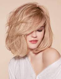 Les Coupes De Cheveux A Adopter A 60 Ans Et Plus Avec Images Coupe De Cheveux Coupe De Cheveux A 60 Ans