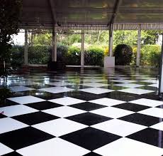 Black And White Diamond Pattern Vinyl Flooring A Diamond Pattern Vinyl Wrapped Black And White Floor Hard To Get More Stylish Than This Looking Tres Chic Connectaflo Patterned Vinyl White Floors Flooring