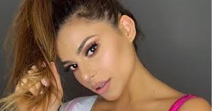 Subscribe now στο #1 ελληνικό μουσικό κανάλι: H Eley8eria Eley8erioy Paradexetai Dhmosia Gia Prwth Fora Th Nea Ths Sxesh