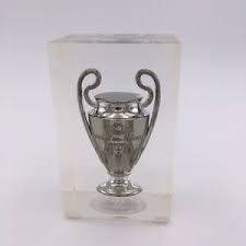 Die uefa champions league [. Uefa Champions League Pokal Replica Metall In Acryl Ebay