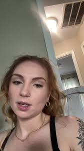 Lacey Magee🍒🐆🎱🍸 (@lacey.magee)s videor med 6 INCH LOUBOUTINS TO COURT