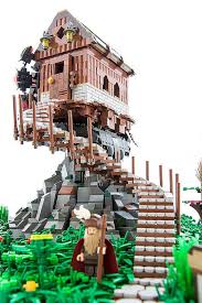 Tree Houses Are So Yesterday Idees Lego Lego Projets De Lego