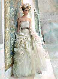 Posted 4 weeks ago 4 notes. Editorial Vogue Sposa Featuring An Amazing Dress Wedding Inspirasi Tumblr