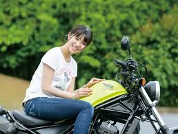 女性ライダーの支持も高い 新世代クルーザー hondaレブル250に注目 japan bike of the year 2017 モニター対象車両 webオートバイ 女性ライダー クルーザー ライダー