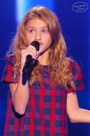 Hij blaast iedereen weg met 'lovely'. French Teen Singing Stromae Breaks Into A Beat That Has Coaches Jamming Along Variety Show