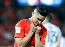 Born 8 october 1990) is a chilean footballer who plays for dutch club fc twente as a midfielder. Soychile Cl Noticias De Todo Nuestro Pais