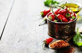 1) quando provi a tagliarlo con un coltello, il peperoncino si sbriciola. Come Usare Il Peperoncino Cure Naturali It