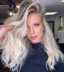 A Imagem Pode Conter 1 Pessoa Close Up Beautiful Blonde Hair Long Hair Styles