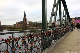 .planten un blomen pontos turisticos pontos turísticos alemanha pontos turísticos hamburgo porto de hamburgo praia praia hamburgo prefeitura de hamburgo rathaus reeperbahn saint georg. O Que Fazer Em Frankfurt 12 Pontos Turisticos Turista Profissional