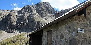 Das kaufbeurer haus (2.007 m) liegt im urbeleskar in den allgäuer alpen (tirol) an der nordseite der hornbachkette. Touren Kaufbeurer Haus Dav Donauworth