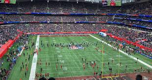 Positions in football are of course not rigid, and no player is realistically going to suddenly stop dead in their tracks with the ball at their feet if they feel they are too far out of position! Nfl Regelwerk Fur Anfanger Im American Football Antenne Dusseldorf