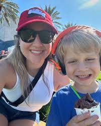 Danielle Sapp's Instagram, Twitter & Facebook