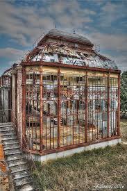 Steampunk Tendencies Abandoned 19th Century Greenhouse France Photo Maison Abandonnee Chateaux Abandonnes Endroits Abandonnes