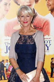 Le court ne fait désormais plus peur. Idees Coupe Cheveux Pour Femme 2017 2018 28 Courbe Courte De Helen Mirren Pour Les Femmes De Plus De 60 Ans Listspirit Com Leading Inspiration Culture Lifestyle Magazine