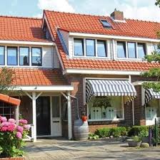 22 kaki lebar rumah x 7 kaki panjang ke depan = 154 kaki *7 kaki maksimum kalau taknak support dengan tiang so.inilah hasilnya lepas setahun pemasangan. Impeccable 4 Bed House In Castricum Castricum Belanda Harga Dan Ulasan Planet Of Hotels