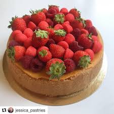 Repost Jessica Pastries Cheesecake Fruits Rouges Malheureusement Cest A Peine Le Debut De La Saison Donc Non Je Nai Pas Encore Ut With Images Cheesecake Desserts Food