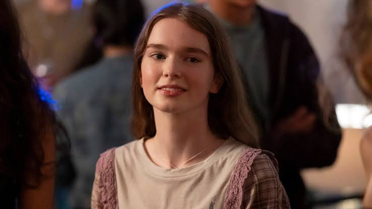 First Teaser for Mike Flanagan's 'Carrie' Sets an October Premiere Date -  Episode