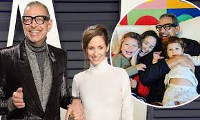 9 the jeff goldblum statue. Jeff Goldblum Never Thought He Would Have Children Before Meeting Wife Emilie Livingston Daily Mail Online