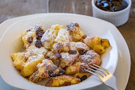 Kaiserschmarrn (scrambled pancake) is an austrian dessert that's also very popular in bavaria! Kaiserschmarrn Selber Machen Mit Diesem Einfachen Rezept Liebenswert Magazin