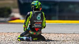 Pilota da corsa con il numero 46. Rossi I Threw The Tenth Title Away In 2006 And In 2015 In Was Stolen From Me Marca
