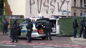 Read at your own risk! Attentat In Halle Funf Menschen Schauten Live Zu So Verbreitete Sich Das Video Stern De