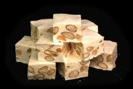 A La Fin Du 16e Siecle L Amande Remplaca Les Noix Le Touron Du Pays Basque France Clafoutis Aux Fruits Recette Clafoutis Recette