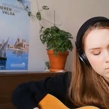 So from what i've discussed with people, everyone just generally thinks the metaphor for the losing dogs is mitski being in failing/toxic relationships even though she knows they're failing/toxic. Stream Mitski I Bet On Losing Dogs Cover By Eeva Listen Online For Free On Soundcloud