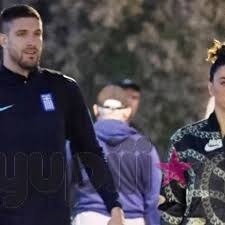 Jun 15, 2021 · ο τερματοφύλακας του παοκ, αλέξανδρος πασχαλάκης, έγινε νονός και φυσικά στο πλευρό του ήταν η ειρήνη παπαδοπούλου. Eirhnh Papadopoyloy Ale3andros Pasxalakhs Ta Nea Celebrities Eidhseis