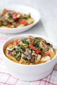 Schnelle Low Carb Hahnchenpfanne Mit Spinat Kokosmilch Ajvar Rezept Hahnchen Pfanne Gesunde Rezepte Hahnchenpfanne