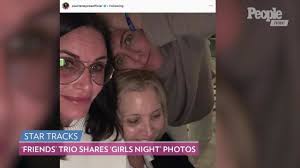 Lisa Kudrow Shares Smiley Selfie with Jennifer Aniston and Courteney Cox:  'Girls Night'