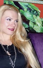 AMANDA SOMERVILLE: sensibles Schneewittchen, heimliche Metal-Queen und  einfach eine tolle Frau