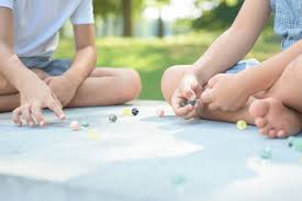 Los juegos tradicionales suelen ser interpretados como juegos infantiles, pero no necesariamente son solo para niños y niñas. Juegos Populares Los 10 Clasico Que Todos Los Ninos Aman Con Reglas