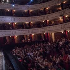 Umělci moravského divadla chtějí co nejdříve vynahradit divákům . Divadelni Flora 2021 12 23 5 2021 Divadlo Festivaly Eu