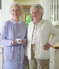At The Age Of 80s Elderly Women Wants Stylish Clothes That Give Comfort Decent Look To Them In Front Of Their Grand Sweaters Grandma Clothes Knitwear Women