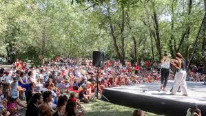 Photo Cirque et arts de la rue : le festival Festimôme revient pour une 25e ...