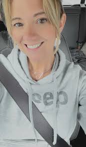 Why choose Sinless Syrups over other sugar free coffee syrups? Enjoy the  sweet treat without sucralose. Great for everyone in the family.  #sinlesssyrups #missmarysmix #steviasweetened