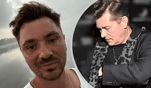 Skąd Daniel Martyniuk ma pieniądze na wystawne życie? Wyszło na jaw, jak  "zarabia". Co na to jego żona?