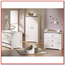 Plus de 18 références winnie l'ourson : Chambre Bebe Winnie Lourson Decor Changing Table Furniture