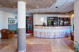 Statiunea turistica gura humorului dispune de parcul de agrement arinis avand ca puncte de atractie o piscina acoperita, doua piscine exterioare si partia soimul, care are in dotare telescaun, partie de. Hotel Simeria Cazare Gura Humorului Bucovina