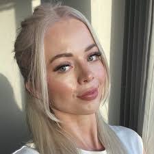 Jessica Neely's Instagram, Twitter & Facebook