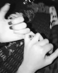 Pinterest Ayyeshay Aesthetic Black White Holdinghands Hands Cute Co Black And White Picture Wall White Aesthetic Photography Black And White Aesthetic