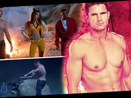 Two years after defeating a satanic cult led by his babysitter bee, cole's trying to forget his past. Robbie Amell Reveals Challenges Of Filming The Babysitter Killer Queen Totally Shirtless Exclusive Showcelnews Com