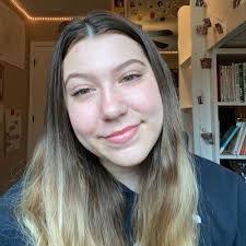 Maxine Edmonds's Instagram, Twitter & Facebook