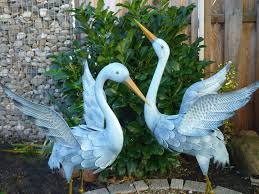Habt ihr ein produkt dieser kategorie im warenkorb so wird euch die versandmethode. Gartenfigur 2er Set Kranich Metall Figur Bunt Deko Vogel Garten Gartendekorationen Shop