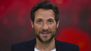 Antonio David Flores y Marta Riesco se comen a besos